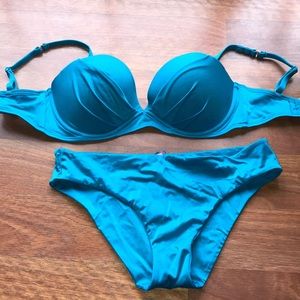Bathing suit top 32DD bottoms Medium